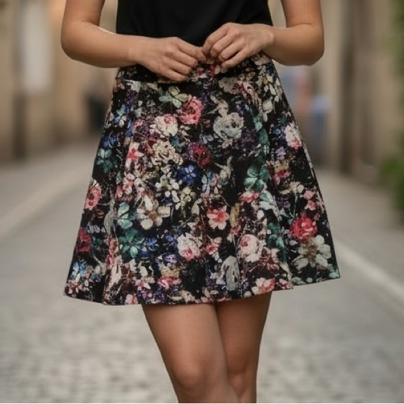 Dex Dresses & Skirts - 111. DEX Mini-Skirt - Licorice Black/Floral - Size Medium